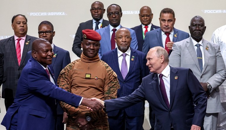 Putin: Rusija potpisala vojne sporazume s 40 afričkih država