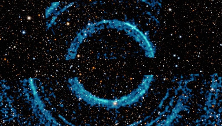 Oko crne rupe snimljeni misteriozni rendgenski krugovi