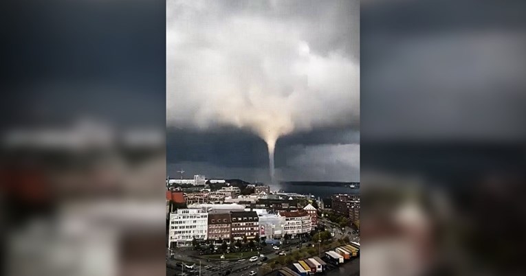 VIDEO Tornado u njemačkom Kielu čupao krovove, dizao čamce iz vode...