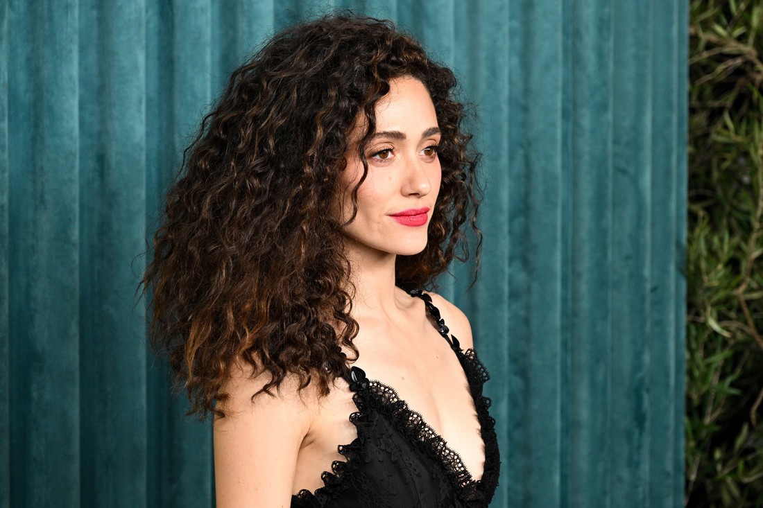 Ne možemo je se nagledati: Emmy Rossum izgledala je nevjerojatno na Emmyjima 😍