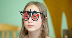 Djeca bi mogla patiti od problema s vidom zbog previše vremena ispred ekrana