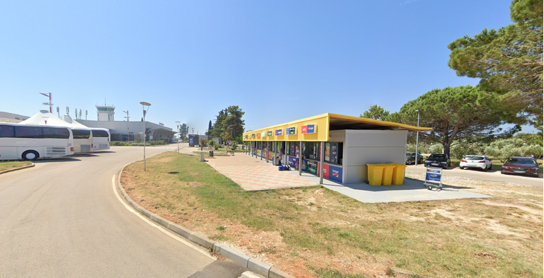 Nizozemac sletio u Zadar i rentao auto. Presreli ga, razbili auto