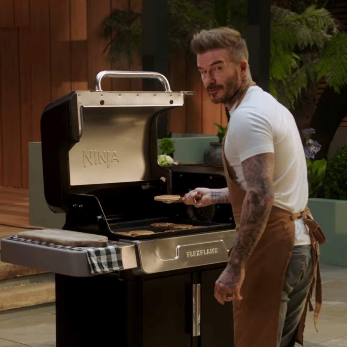 Zaboravite klasični roštilj - Beckham koristi pametni model, evo koji
