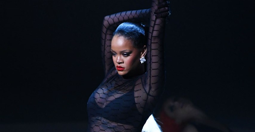 Rihanna u dvama ubojitim izdanjima zasjenila sve na svojoj reviji