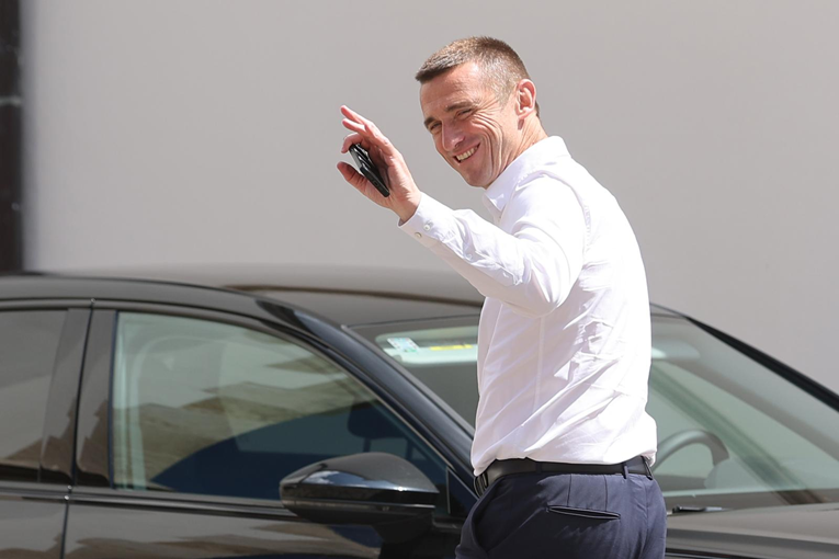 Stigla nova anketa, evo poretka stranaka. Potop DP-a