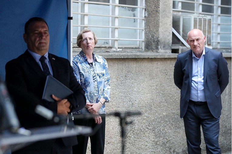 Stožer: Osoba koja je imala koronu može na posao za 14 dana, bez testiranja