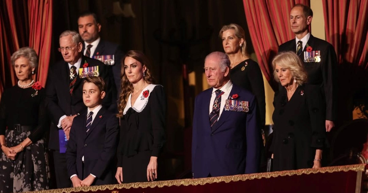 Svi se pitaju tko je "misteriozni muškarac" s fotke koji zuri u Kate Middleton