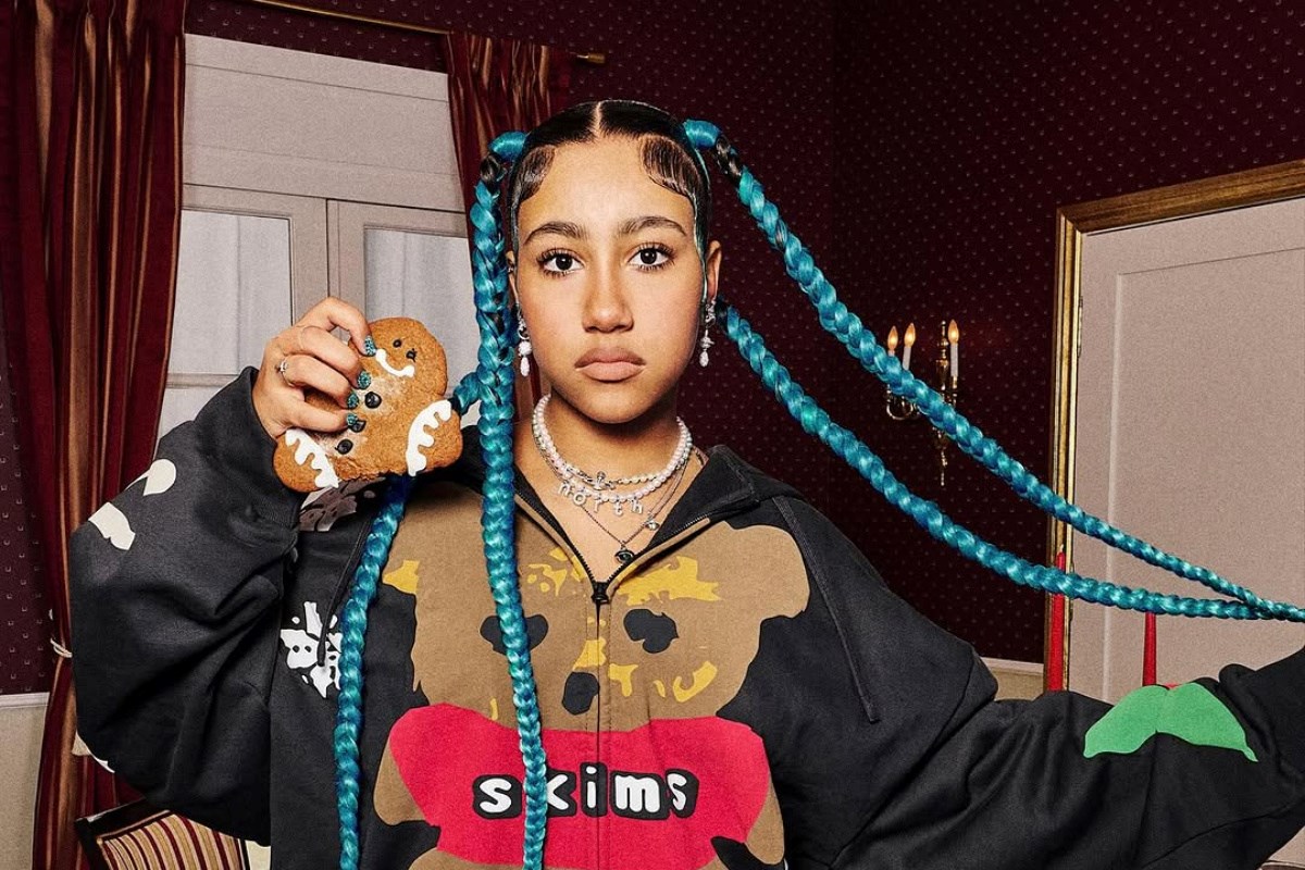 Dvanaestogodišnja North West lice je blagdanske Skims kampanje