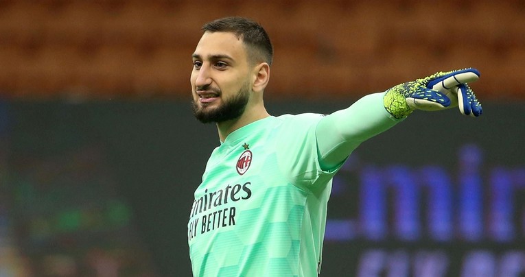 Donnarumma i Raiola šokirali Milan. Rossoneri traže novog golmana
