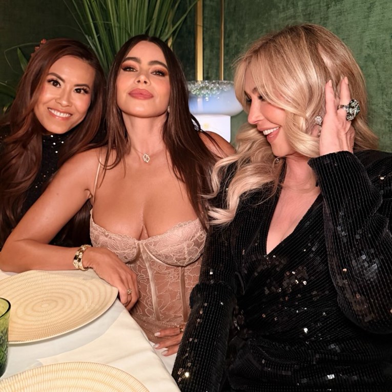 Sofia Vergara u korzetu i šljokicama partijala u Londonu