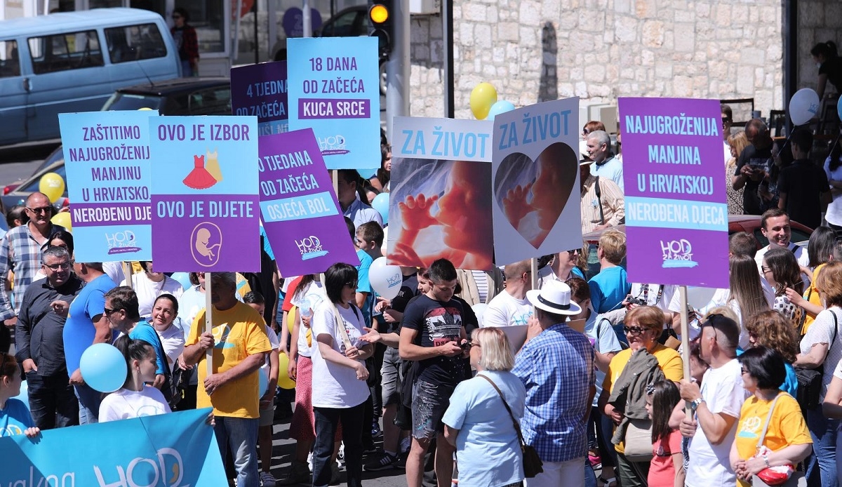 U Varaždinu u isto vrijeme i na istom mjestu "Hod za život" i "Subotom za slobodu"