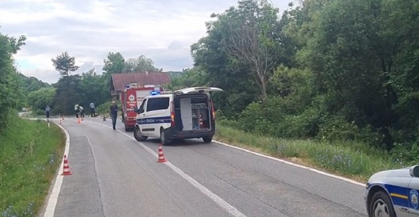 Teška prometna nesreća kod Požege, poginuo vozač kamiona