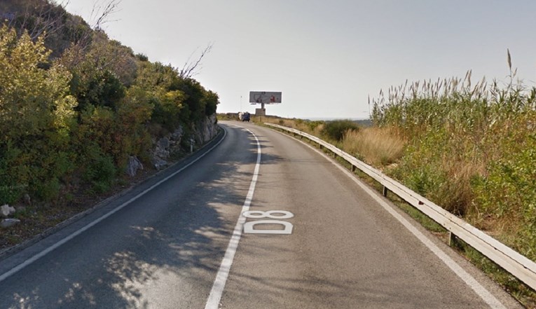 Teška nesreća u Dubrovniku: U sudaru gradskog busa i auta poginula jedna osoba
