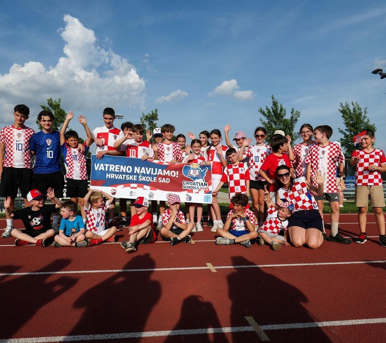 Djeca iz hrvatskih škola u SAD-u posjetila hrvatske nogometaše na treningu