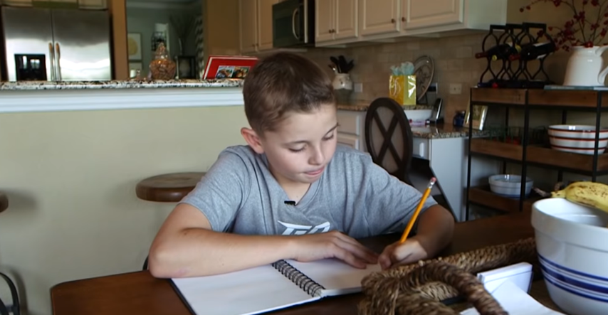 Autistični dječak od 11 godina ima IQ 162. To je više i od Hawkinga i od Einsteina