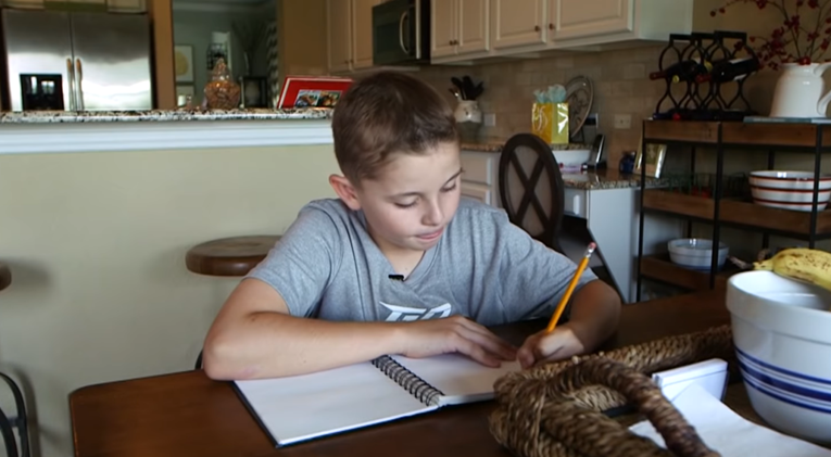Autistični dječak od 11 godina ima IQ 162. To je više i od Hawkinga i od Einsteina