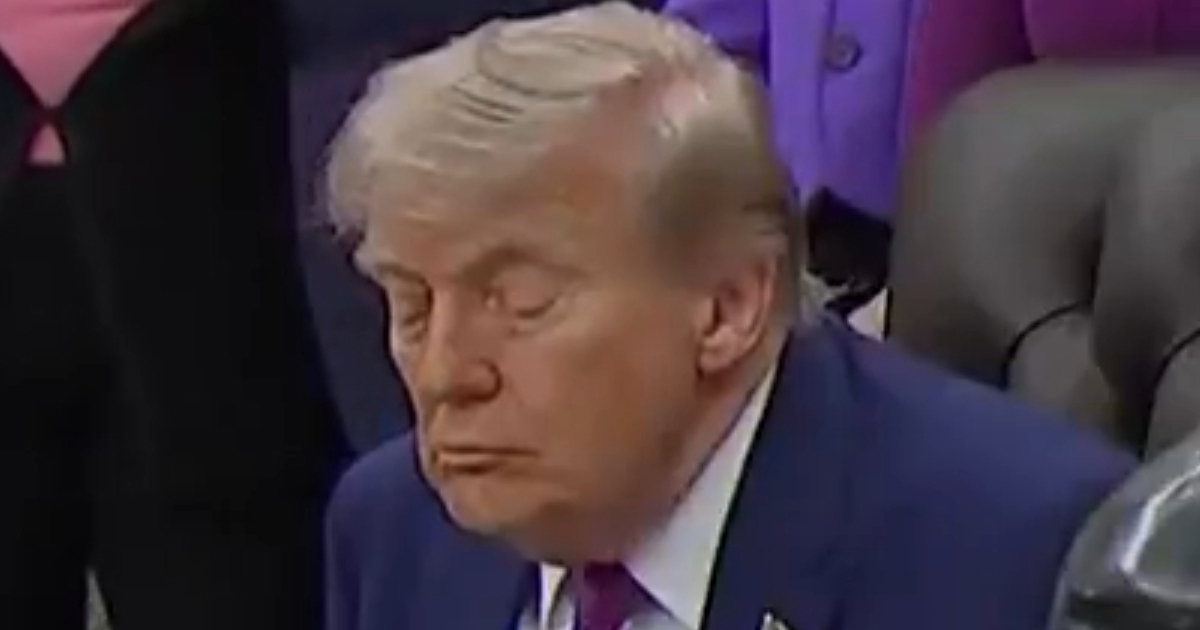 Trump (79) opet zaspao tijekom sastanka u Bijeloj kući