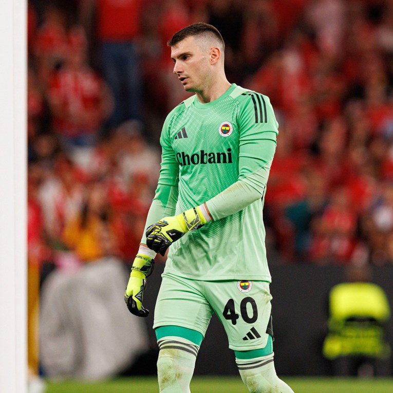 Pogledajte što je Livaković objavio dok čeka transfer u Dinamo