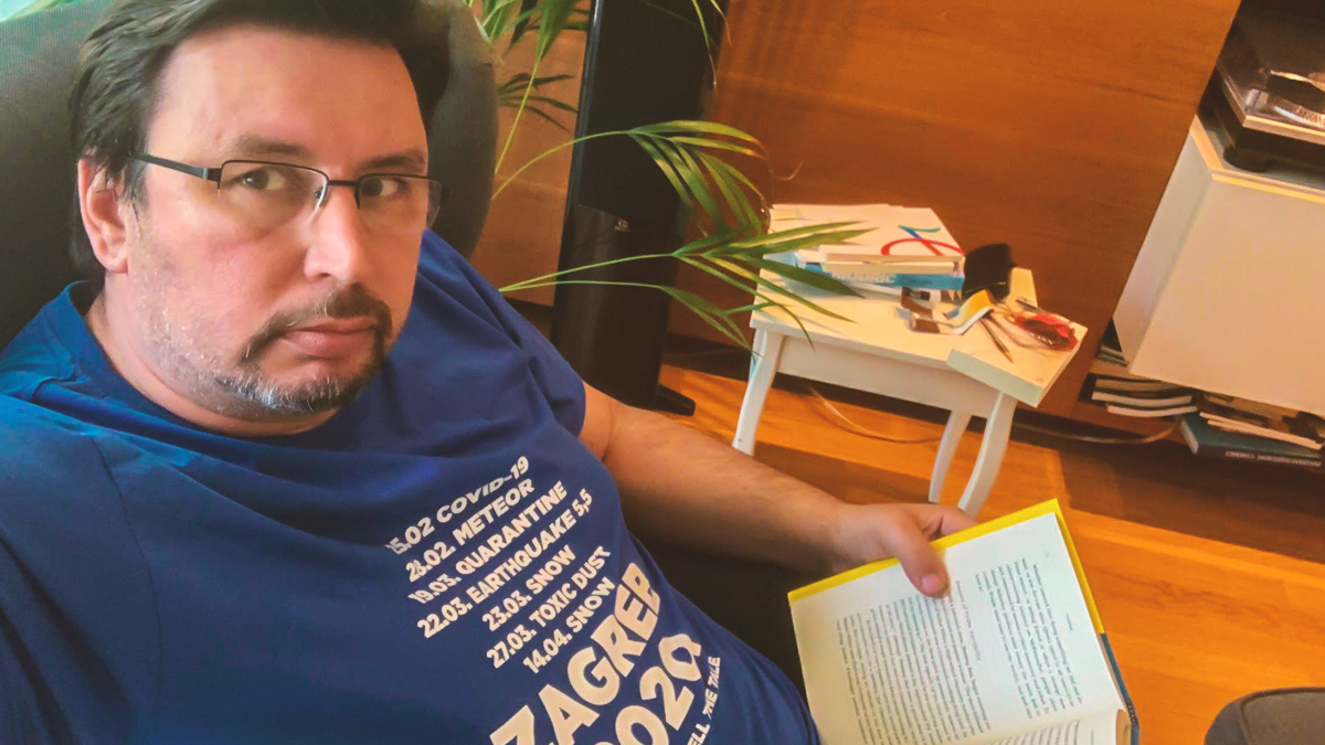 Pitali smo Hrvoja Bujasa kojih mu je pet omiljenih knjiga