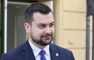 Bošnjak uvjerljivo pobijedio Albanku koja je bila u saboru od 2015.