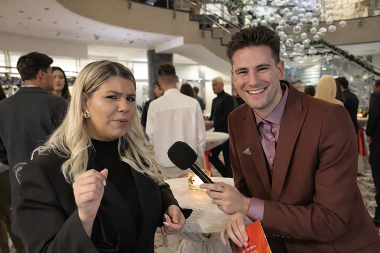 Pogledajte kako crnogorska pjevačica Krstinja Matanović pokušava govoriti engleski