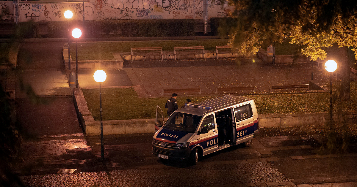 U pucnjavi u Beču ubijen muškarac, drugi se bori za život. Napadači u bijegu