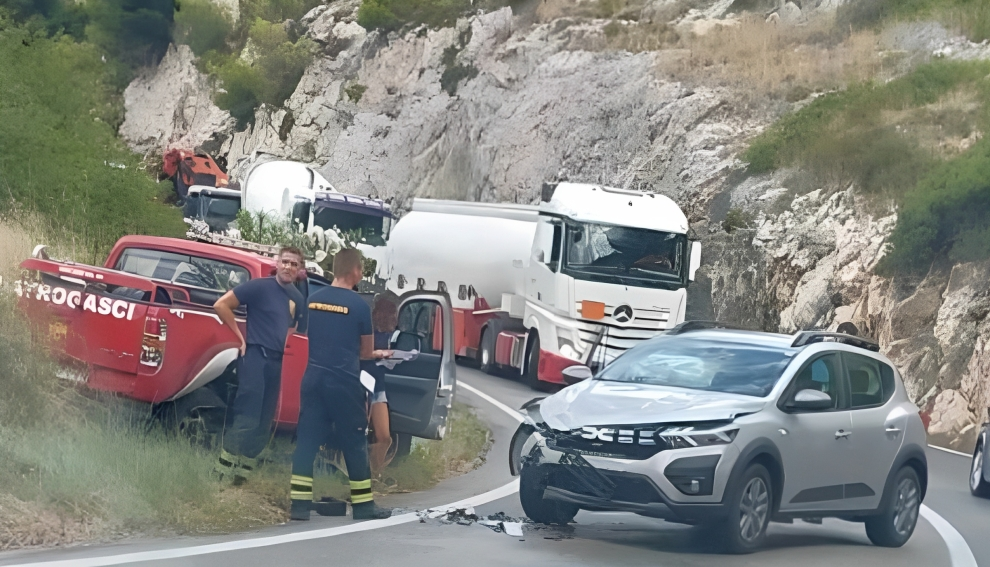 Vatrogasci se sudarili s autom kod Dubrovnika