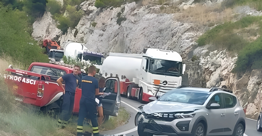 Vatrogasci se sudarili s autom kod Dubrovnika