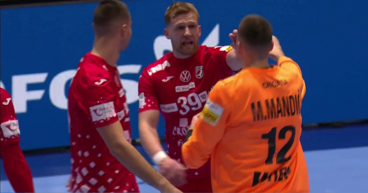 VIDEO Matej Mandić nije htio uzeti nagradu za igrača utakmice. Pozvao rođaka Davida