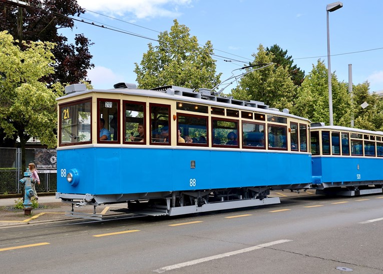 VIDEO I FOTO Provozali smo se ZET-ovim tramvajem iz 1940. godine