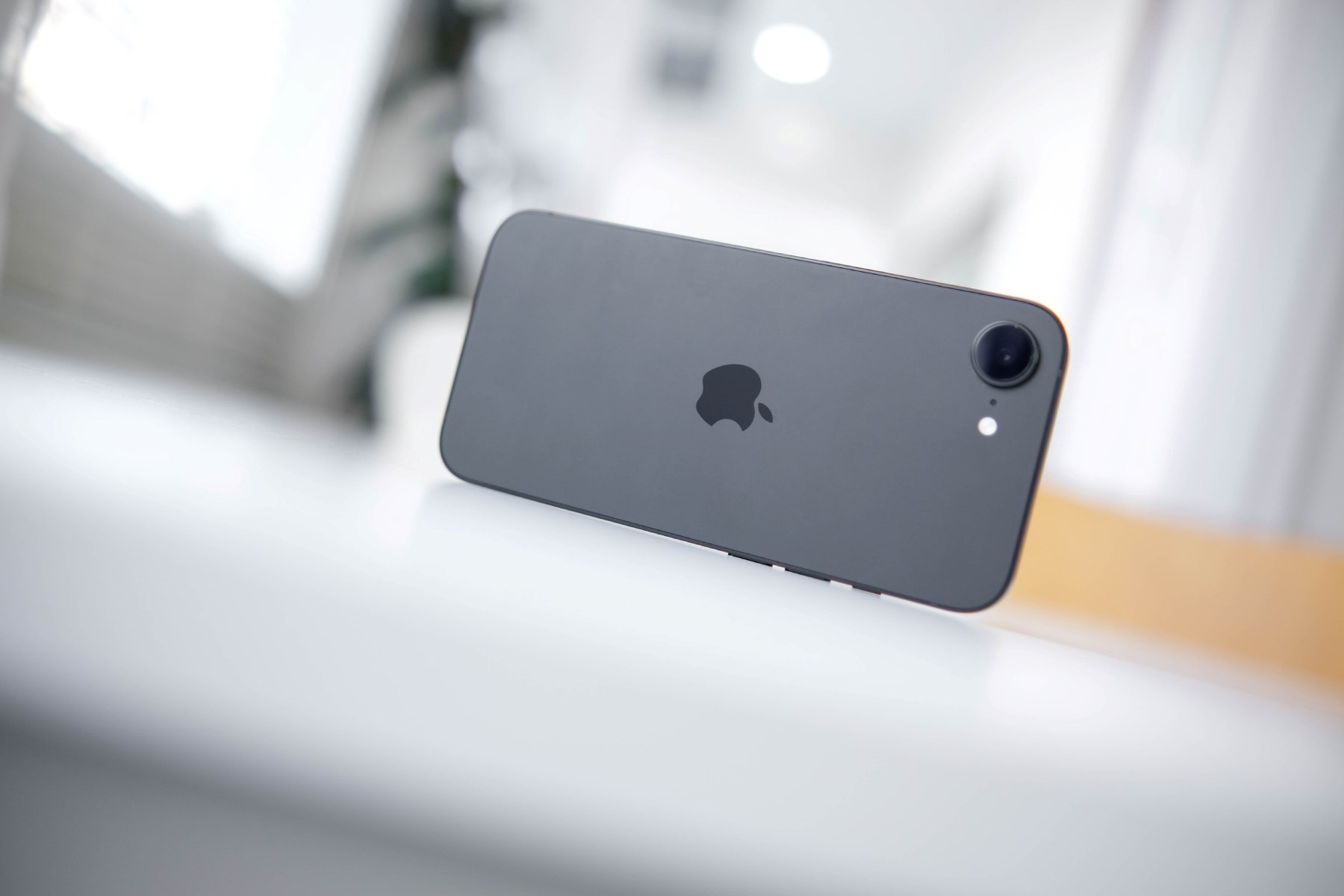 Jeftiniji iPhone nije bio slučajnost - Apple sprema i 17e