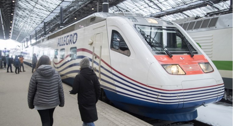 Ukida se vlak između Helsinkija i Sankt-Peterburga, jedna od zadnjih veza Rusije i EU