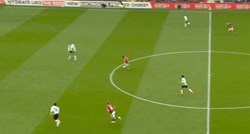 Pogledajte nevjerojatan gol Uniteda skoro s centra nakon velike pogreške Liverpoola