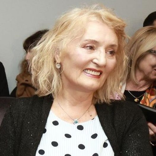 Sestra Lepe Brene stigla na predstavu u Zagrebu, gotovo je uopće ne viđamo u javnosti