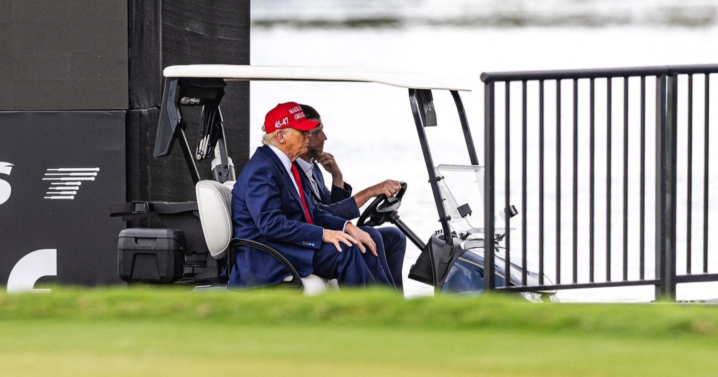 Prosvjedi širom svijeta protiv carina i Muska. Za to vrijeme Trump pobjeđuje u golfu