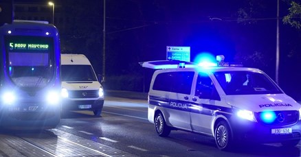 FOTO Sudarili se auto i tramvaj u Zagrebu, jedna osoba teško ozlijeđena