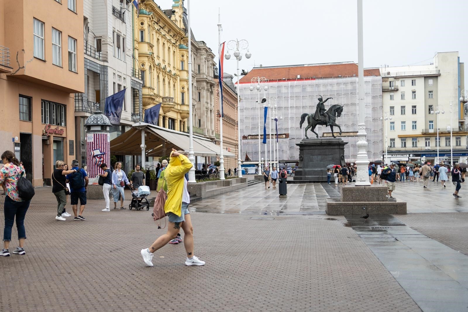 Ekonomisti vodećih banaka očekuju da će hrvatski BDP ove i iduće godine rasti 2,9%