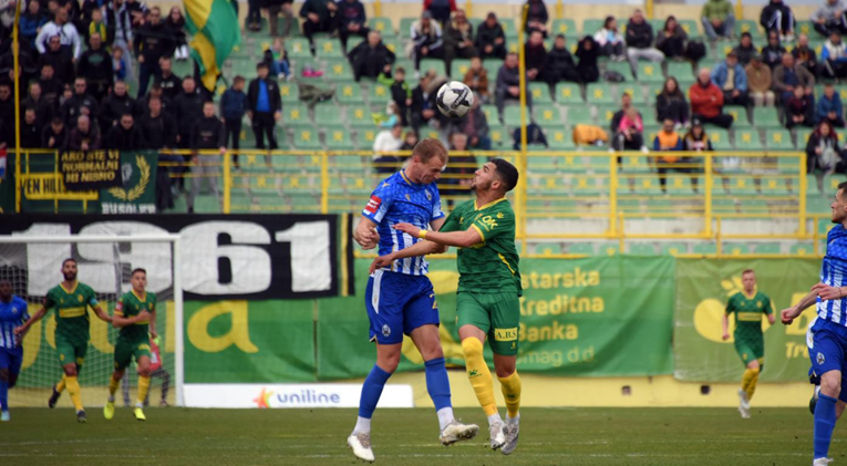ISTRA - LOKOMOTIVA 0:0  Podjela bodova bez golova na Drosini