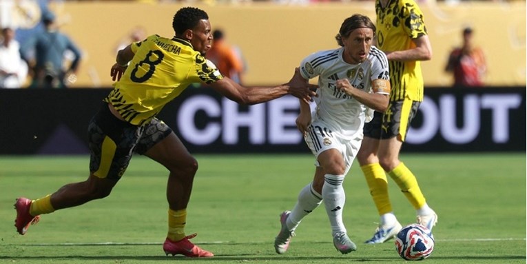 El Pais: Modrić savršeno obavlja ulogu u zadnjim danima u Realu. Oduševljen je