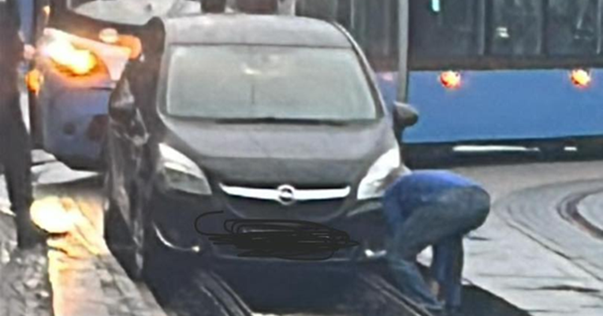 Još jedan auto zapeo u tračnicama na Glavnom kolodvoru u Zagrebu