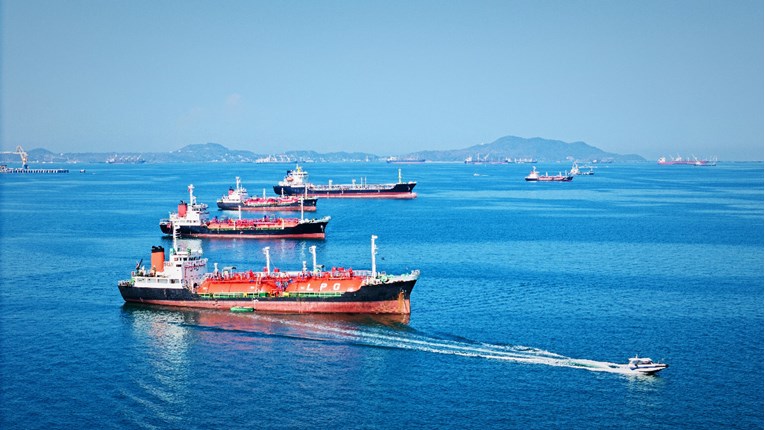 Iranski medij: Iran pristao na siguran prolaz humanitarnih brodova kroz Hormuz