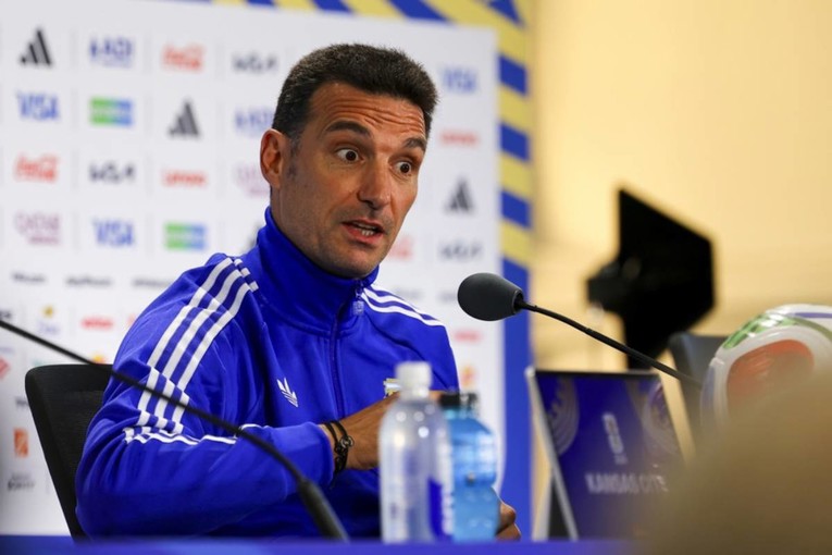Scaloni odgovorio na optužbe da Argentice guraju suci
