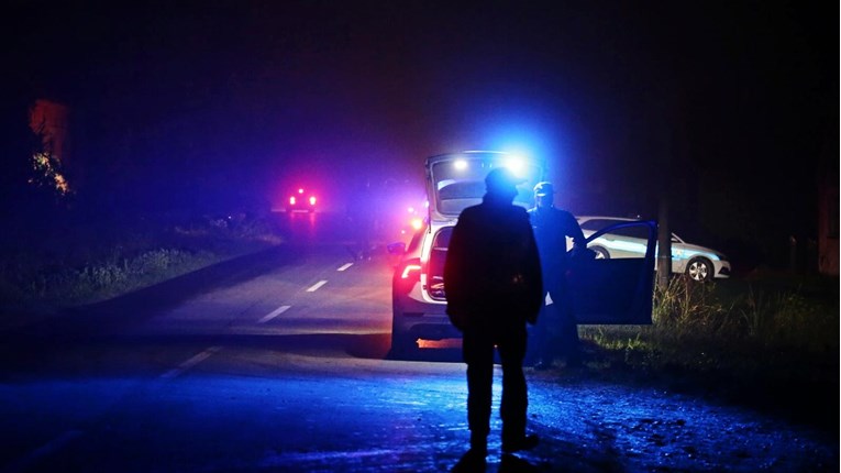 Passatom se zabio u naplatne kućice kod Karlovca i poginuo