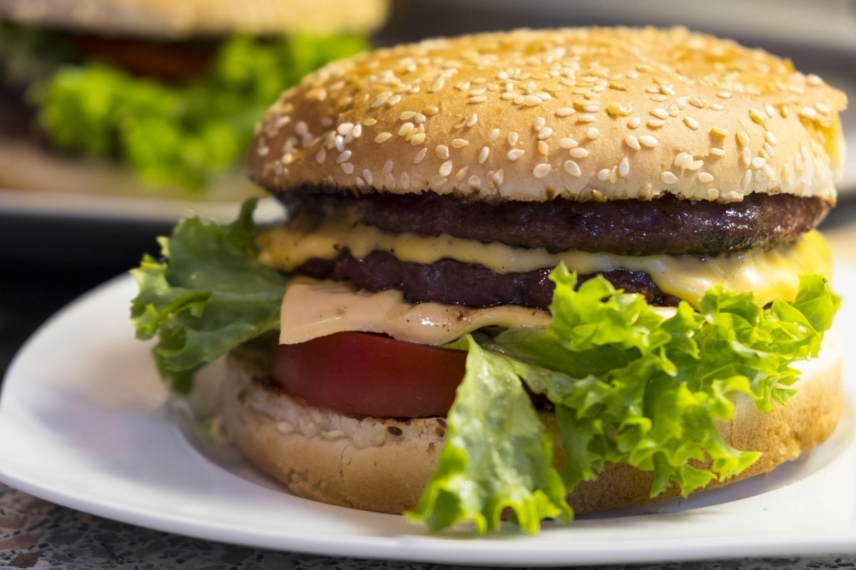 Jednostavan sastojak burger čini zdravijim i manje kaloričnim