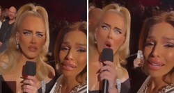 Obožavateljica snimala Adele s filterom, reakcija pjevačice je hit: "Skini mi to"