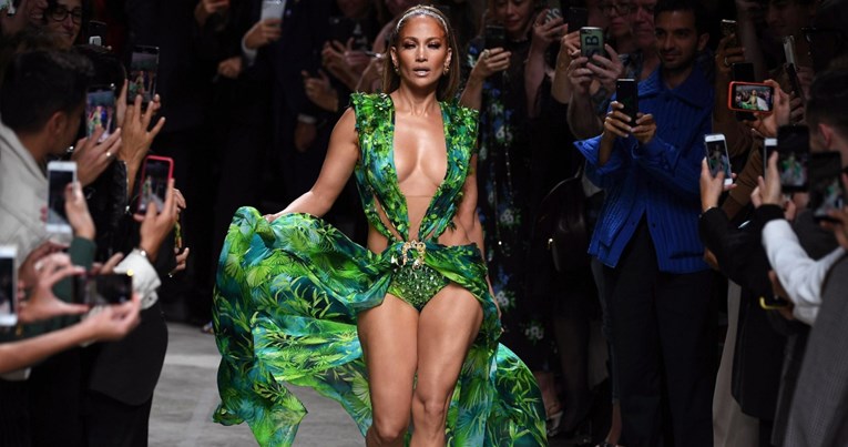 Legendarnu haljinu J.Lo sada možete kupiti, a cijena je vrtoglava