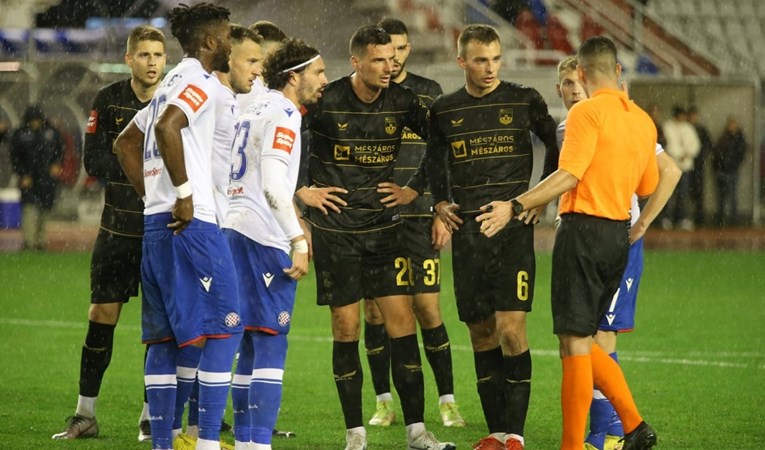 HAJDUK - OSIJEK 3:1 Hajduk pobijedio slabi Osijek, Livaja zabio panenku