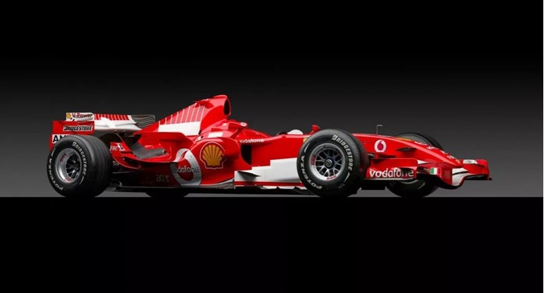 FOTO Prodaje se Schumacherov Ferrari F1 bolid s kojim je pobjeđivao 2006. godine