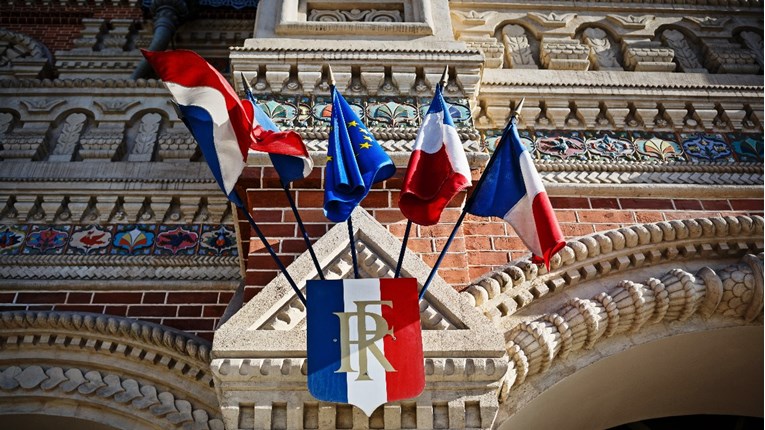 TASS: Francusko veleposlanstvo u Moskvi primilo pismo s nepoznatom tvari