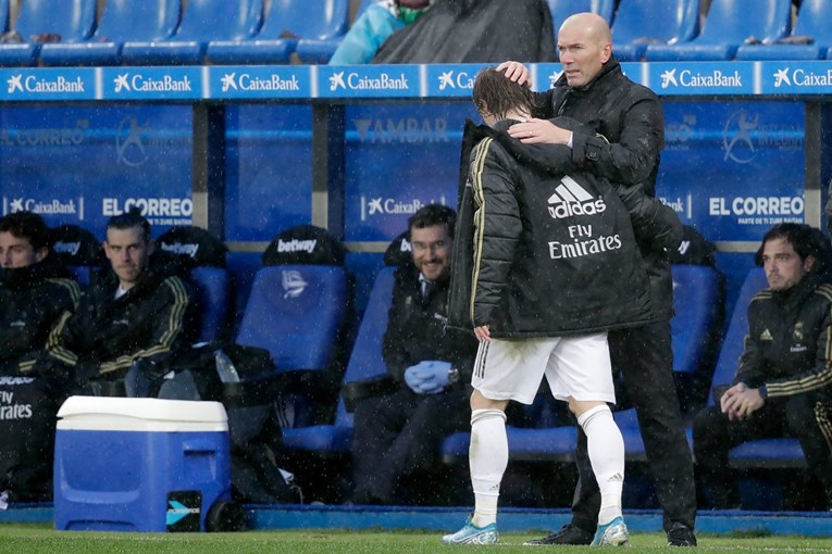 Zidanea pitali gubi li Modrić mjesto u momčadi: "Iskreno, u problemu sam"